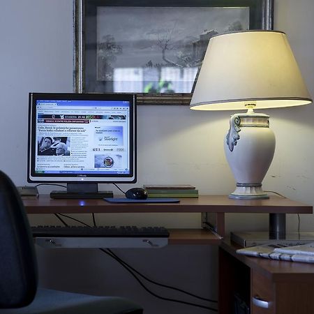 Hotel Capri ブレシア エクステリア 写真